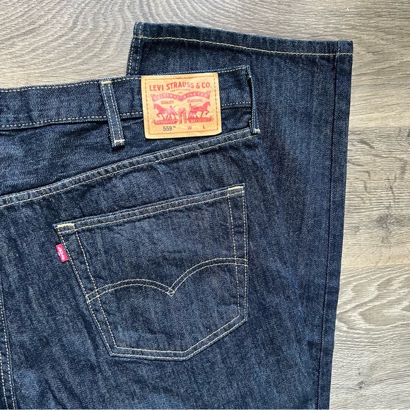 Levi's Men's 559 Relaxed Straight Fit Jeans size 44x32 - Picture 3 of 7